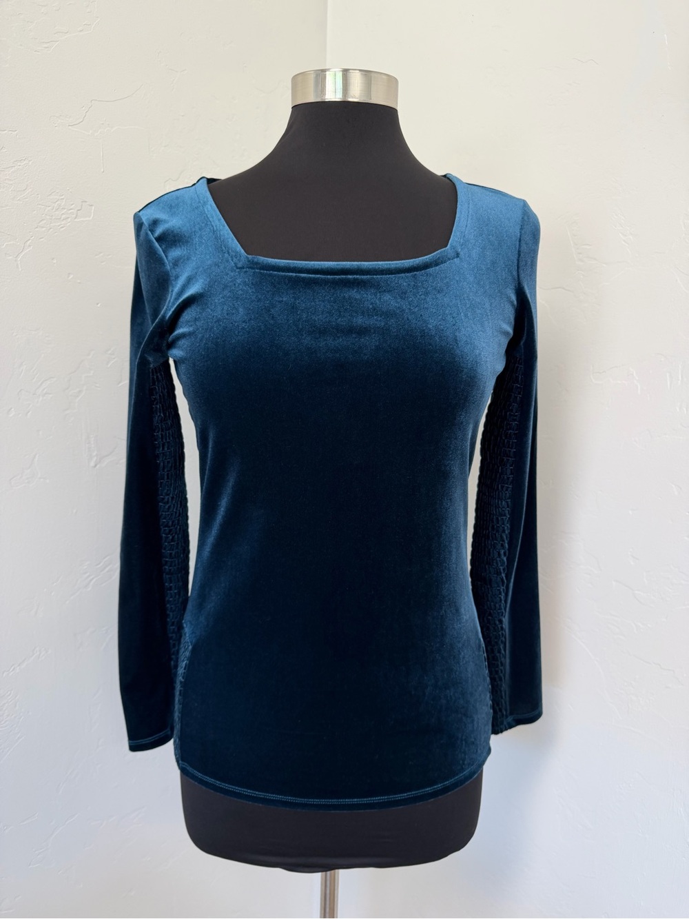 NWOT Sundance Elena Cobalt Blue Velvet Square-Neck Long Sleeve Top Size XS